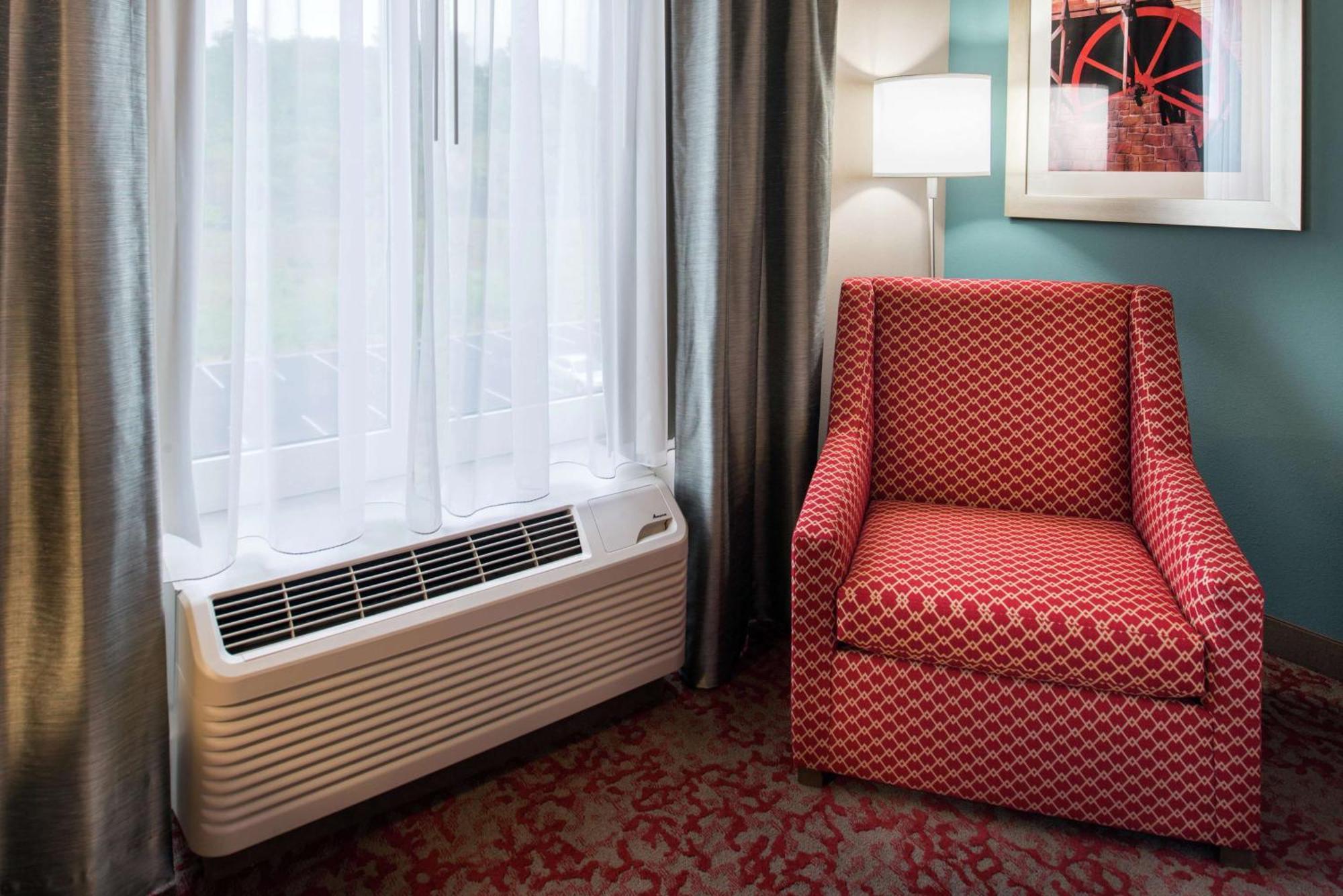 Hilton Garden Inn Bristol Exterior photo